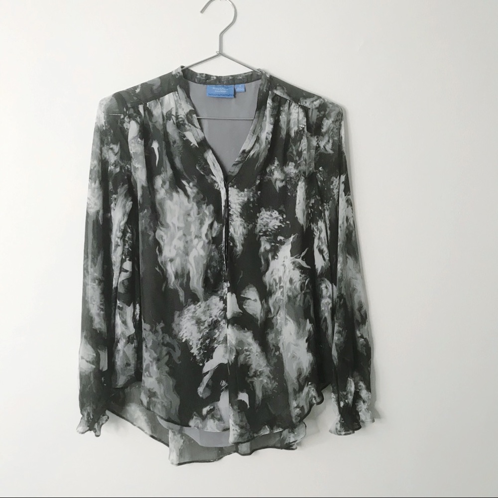 Simply Vera •Grey Floral Blouse